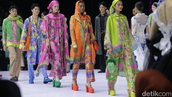 200 Desainer Pamer Karya Busana Teranyar di Indonesia Fashion Week 2025