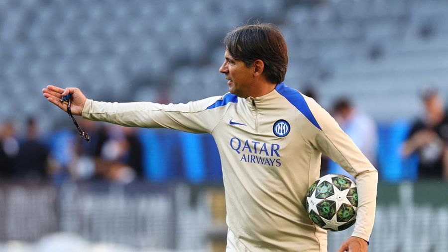 Jelang final Liga Champions pelatih Inter Milan Simone Inzaghi berbicara dengan para pemain selama latihan di Allianz Arena, Munich, Jerman, Sabtu (31/5/2025). (REUTERS/Annegret Hilse) Jelang final Liga Champions pelatih Inter Milan Simone Inzaghi berbicara dengan para pemain selama latihan di Allianz Arena, Munich, Jerman, Sabtu (31/5/2025). (REUTERS/Annegret Hilse)