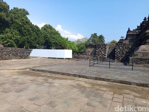 Akses Menuju Stairlift Candi Borobudur Kini Ditutup Papan Putih