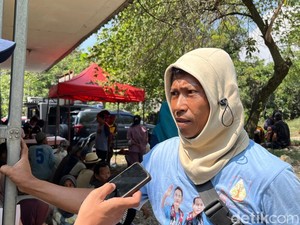 Setia Menanti Kabar di Balik Upaya Evakuasi Korban Longsor Gunung Kuda