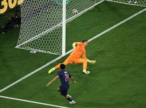 Mayulu dan Doue, 2 Pemain Umur Belasan Pencetak Gol di Final UCL!