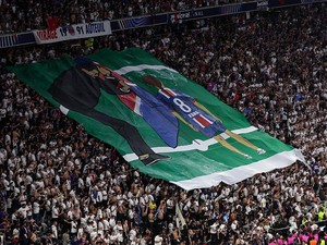 Kisah Haru di Balik Luis Enrique dan Xana dalam Tifo Fans PSG