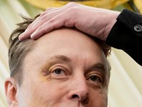 Lagi, Elon Musk Ditinggalkan Orang Kepercayaannya di Tesla