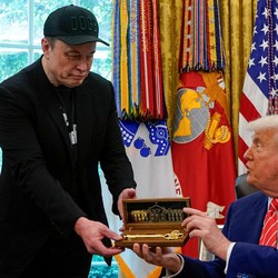 Sstt.. Rusia Tawarkan Elon Musk Suaka Politik Usai Ribut dengan Trump!
