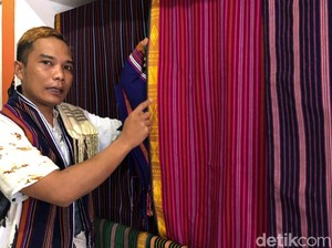 Kisah Andi Winata, Dirikan Galeri Tenun Solah untuk Selamatkan Tenun Lenek