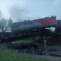 Jembatan Rusia Meledak Jelang Perundingan Damai, 7 Orang Tewas