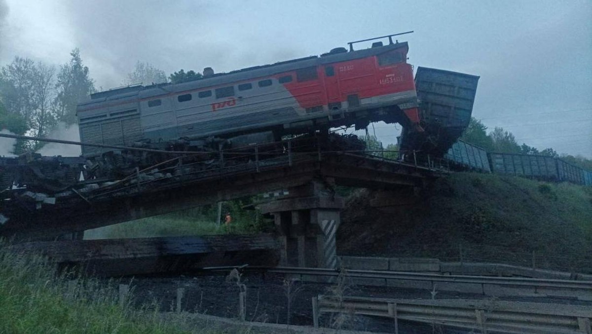 Jembatan Rusia Meledak Jelang Perundingan Damai, 7 Orang Tewas