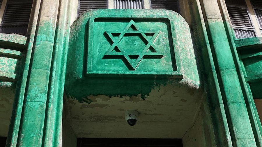 Kondisi bangunan Grande Synagogue des Tournelles yang terkena sasaran vandalisme cat hijau di Paris, Prancis, Sabtu (31/5/2025). (REUTERS/Abdul Saboor) Kondisi bangunan Grande Synagogue des Tournelles yang terkena sasaran vandalisme cat hijau di Paris, Prancis, Sabtu (31/5/2025). (REUTERS/Abdul Saboor)