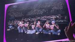 NCT Wish Sukses Konser di Jakarta, Tebar Pesona Pakai Batik di Panggung