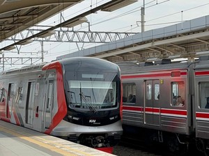 Oh Begini Rasanya Naik KRL Baru Made in China dari Manggarai ke Bogor