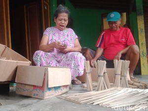 Perajin Tusuk Sate Palar Klaten, Eksis sejak 1970-an Kini Kesulitan Bahan