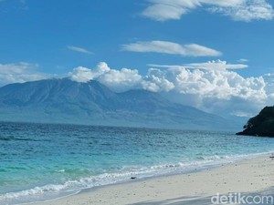 Pesona Pantai Pasir Putih Kawalelo, Surga Tersembunyi di Flores Timur