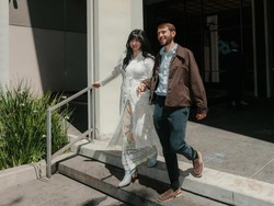 Filosofi di Balik Kebaya Stephanie Poetri Filosofi di Balik Kebaya Stephanie Poetri