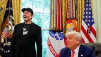 Trump Bilang Tak Berniat Hancurkan Saham Tesla, Ini Reaksi Elon Musk