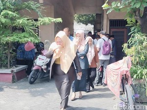 Sidak DPRD Bojonegoro di SD Sukowati Disambut Bau Busuk Pabrik Tembakau