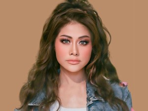 Asrilia Tandai Ganti Nama Panggung dengan Rilis Lagu Baru