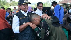 Kata Bupati Dony soal Program Pembinaan Karakter di Barak Militer