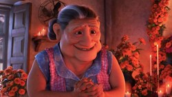 Remember Me! Pengisi Suara Abuelita di Coco Meninggal Dunia