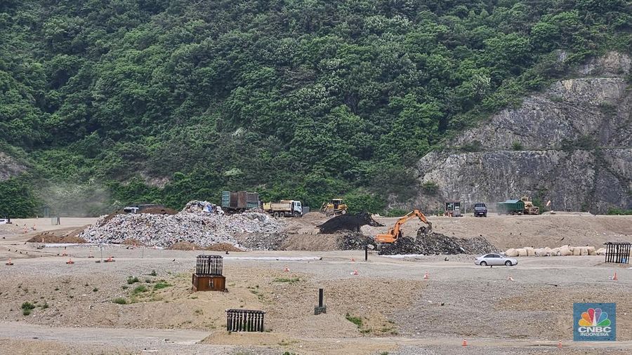 Di Korea Selatan (Korsel), pengelolaan sampah menjadi hal yang sangat penting. Tak heran jika Negeri Ginseng menjadi salah satu negara dengan sistem pengelolaan sampah terbaik di dunia. (CNBC Indonesia/Thea Fathanah Arbar) Di Korea Selatan (Korsel), pengelolaan sampah menjadi hal yang sangat penting. Tak heran jika Negeri Ginseng menjadi salah satu negara dengan sistem pengelolaan sampah terbaik di dunia. (CNBC Indonesia/Thea Fathanah Arbar)