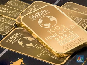 RUU Trump Melenggang, Harga Emas Terbang 1%