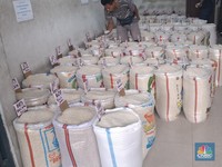 Diam-Diam Harga Beras Naik, Pedagang di Cipinang Sebut Pasokan Seret