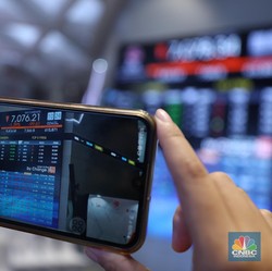 Harga Saham Naik Tajam, BEI Gembok Saham ASPI dan ARCI