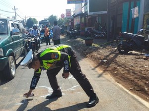 Suami Kurang Hati-hati, Ibu dan Anak di Malang Tewas Tertabrak Truk