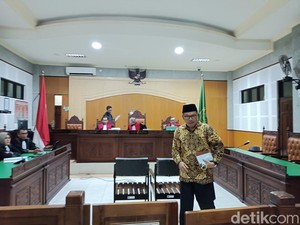 Eks Sekda NTB Terdakwa Korupsi NCC Rp 15,2 Miliar Diadili