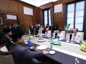 Momen Prabowo-Gibran-Megawati-Try Sutrisno Semeja di Sela Hari Pancasila