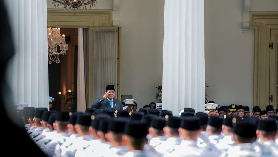 Presiden Prabowo Subianto memimpin upacara peringatan Hari Lahir Pancasila 2025 yang digelar di Gedung Pancasila, Kementerian Luar Negeri, Jakarta Pusat, Senin (2/6/2025). Presiden Prabowo Subianto memimpin upacara peringatan Hari Lahir Pancasila 2025 yang digelar di Gedung Pancasila, Kementerian Luar Negeri, Jakarta Pusat, Senin (2/6/2025). (Instagram/prabowo)