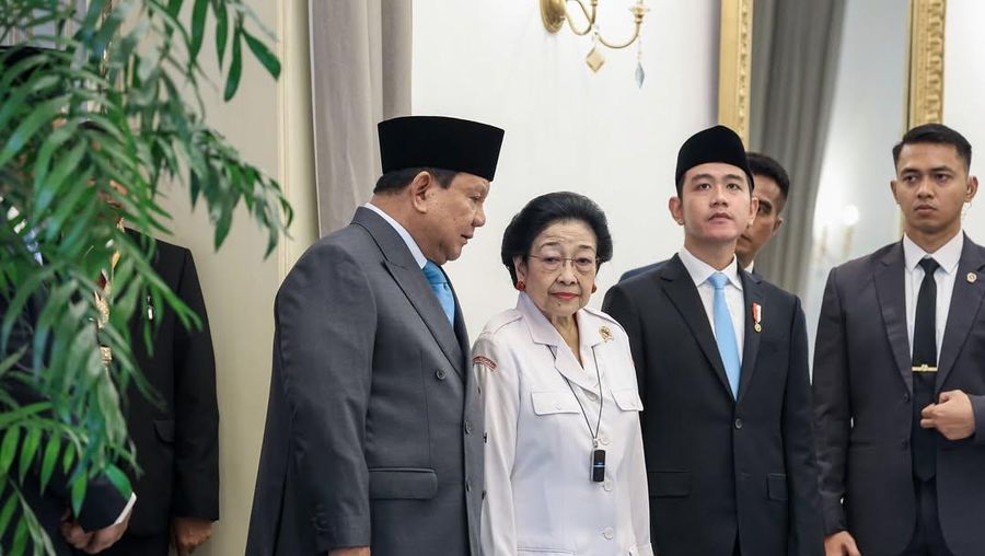 Presiden Prabowo Subianto memimpin upacara peringatan Hari Lahir Pancasila 2025 yang digelar di Gedung Pancasila, Kementerian Luar Negeri, Jakarta Pusat, Senin (2/6/2025). Presiden Prabowo Subianto memimpin upacara peringatan Hari Lahir Pancasila 2025 yang digelar di Gedung Pancasila, Kementerian Luar Negeri, Jakarta Pusat, Senin (2/6/2025). (Instagram/prabowo)