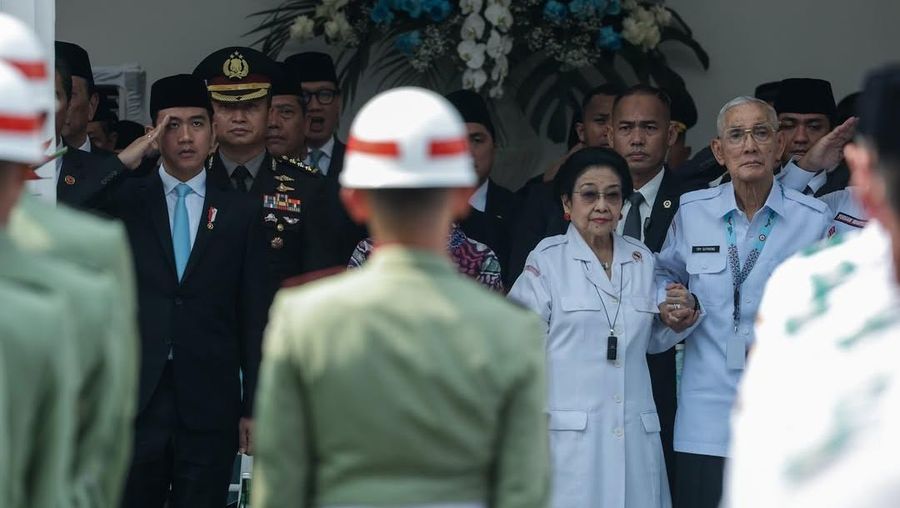 Presiden Prabowo Subianto memimpin upacara peringatan Hari Lahir Pancasila 2025 yang digelar di Gedung Pancasila, Kementerian Luar Negeri, Jakarta Pusat, Senin (2/6/2025). Presiden Prabowo Subianto memimpin upacara peringatan Hari Lahir Pancasila 2025 yang digelar di Gedung Pancasila, Kementerian Luar Negeri, Jakarta Pusat, Senin (2/6/2025). (Instagram/prabowo)