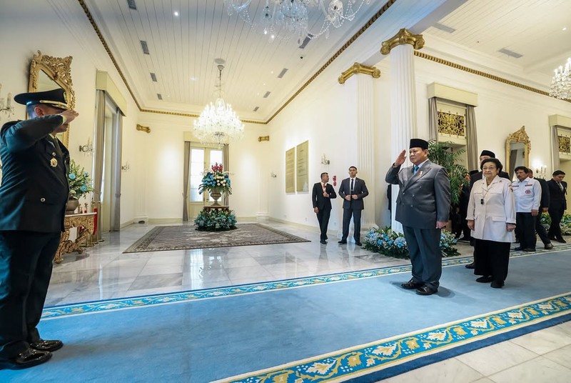 Presiden Prabowo Subianto memimpin upacara peringatan Hari Lahir Pancasila 2025 yang digelar di Gedung Pancasila, Kementerian Luar Negeri, Jakarta Pusat, Senin (2/6/2025). (Instagram/prabowo)