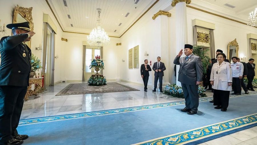 Presiden Prabowo Subianto memimpin upacara peringatan Hari Lahir Pancasila 2025 yang digelar di Gedung Pancasila, Kementerian Luar Negeri, Jakarta Pusat, Senin (2/6/2025). Presiden Prabowo Subianto memimpin upacara peringatan Hari Lahir Pancasila 2025 yang digelar di Gedung Pancasila, Kementerian Luar Negeri, Jakarta Pusat, Senin (2/6/2025). (Instagram/prabowo)