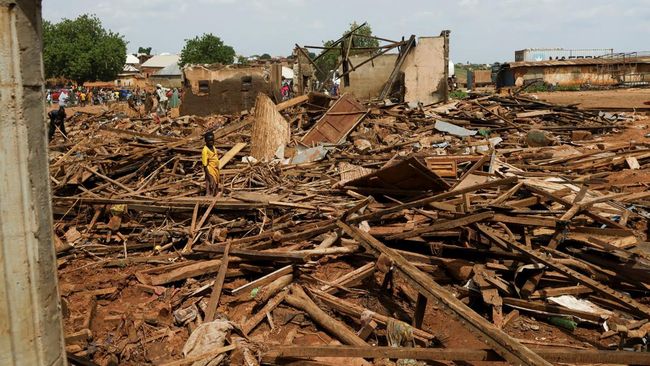 Terburuk-Terbaik di Asia 2025: Dari Bencana Hingga Booming Labubu!