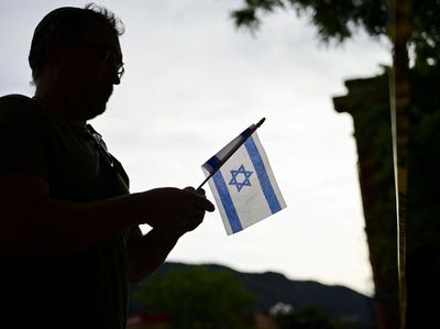 Pengusaha Tekstil Ini Hampir Jadi Wakil Menteri, Ternyata Agen Israel