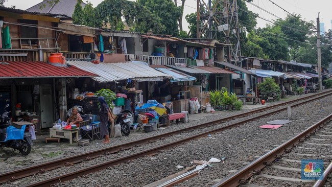 Jumlah PHK Naik Tapi Angka Kemiskinan Turun, Ada Apa?