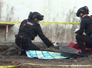 Warga Klaten Temukan Granat Nanas Saat Bersihkan Lahan Bongkaran Rumah Tua