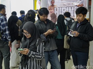 Wajah Peserta Job Fair: Kerja Belum Dapat, Tabungan Terus Terkuras