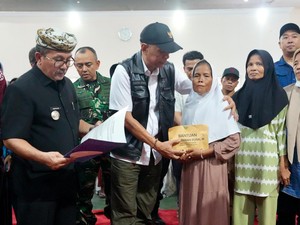 Kemensos Salurkan Santunan Rp 384 Juta untuk Korban Longsor Cirebon