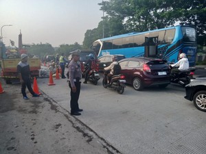 Lalin di Pasar Rebo Jaktim Macet Imbas Proyek Perbaikan Jalan