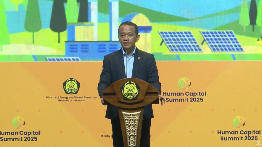 Menteri ESDM, Bahlil Lahadalia saat menyampaikan paparan dalam forum strategis Human Capital Summit 2025. (Tangkapan Layar Youtube/KementerianESDM)