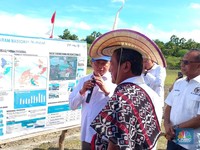 Tangis Harus Bupati Sambut Rencana Proyek Industri Garam di Rote Ndao