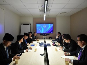 Perkuat Kemitraan Ekonomi, Airlangga Bertemu Wamen Perdagangan Chili di Paris