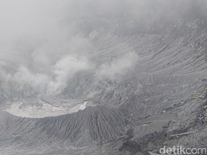 Peningkatan Aktivitas Gunung Tangkuban Parahu Mirip Sebelum Erupsi 2019