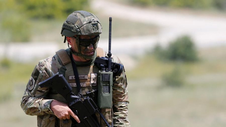 NATO mengadakan latihan militer 'Respon Segera' dengan negara tuan rumah Albania, Bulgaria, Kroasia, Yunani, Kosovo, Montenegro, dan Makedonia Utara, di pangkalan militer Krivolak, Makedonia Utara, 2 Juni 2025. NATO mengadakan latihan militer 'Respon Segera' dengan negara tuan rumah Albania, Bulgaria, Kroasia, Yunani, Kosovo, Montenegro, dan Makedonia Utara, di pangkalan militer Krivolak, Makedonia Utara, 2 Juni 2025. (REUTERS/Ognen Teofilovski)