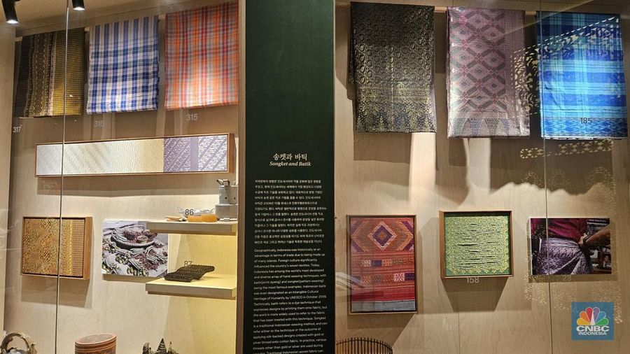 ASEAN Culture House (ACH) di Busan menyelenggarakan berbagai pameran permanen dan khusus untuk menyoroti sejarah, masyarakat, dan budaya dari 10 negara ASEAN, termasuk Indonesia. (CNBC Indonesia/Thea Fathanah Arbar) ASEAN Culture House (ACH) di Busan menyelenggarakan berbagai pameran permanen dan khusus untuk menyoroti sejarah, masyarakat, dan budaya dari 10 negara ASEAN, termasuk Indonesia. (CNBC Indonesia/Thea Fathanah Arbar)