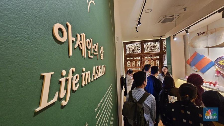 ASEAN Culture House (ACH) di Busan menyelenggarakan berbagai pameran permanen dan khusus untuk menyoroti sejarah, masyarakat, dan budaya dari 10 negara ASEAN, termasuk Indonesia. (CNBC Indonesia/Thea Fathanah Arbar) ASEAN Culture House (ACH) di Busan menyelenggarakan berbagai pameran permanen dan khusus untuk menyoroti sejarah, masyarakat, dan budaya dari 10 negara ASEAN, termasuk Indonesia. (CNBC Indonesia/Thea Fathanah Arbar)