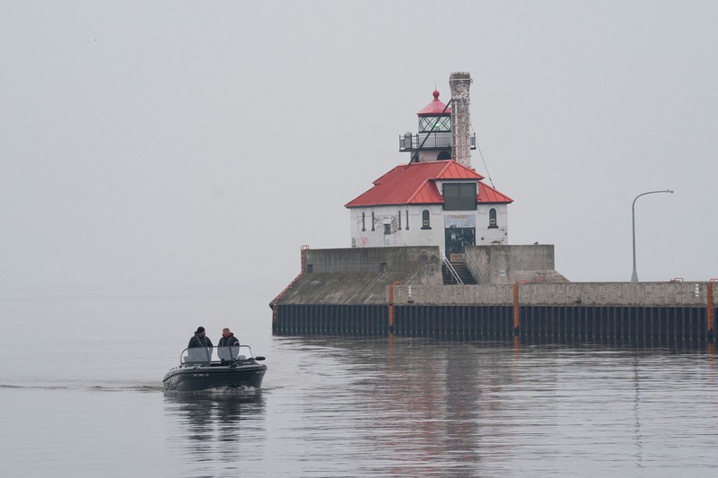 Kabut asap dari kebakaran hutan Kanada menyebabkan kualitas udara buruk di Duluth, Minnesota, AS, 3 Juni 2025. Kabut asap dari kebakaran hutan Kanada menyebabkan kualitas udara buruk di Duluth, Minnesota, AS, 3 Juni 2025. (REUTERS/Erica Dischino)