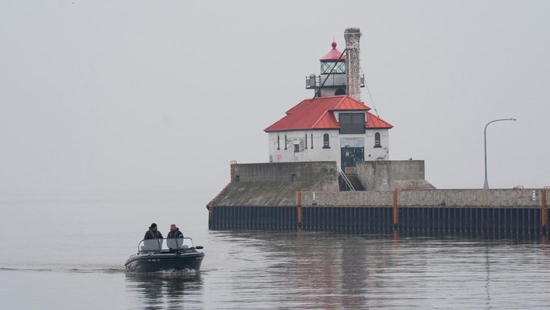 Kabut asap dari kebakaran hutan Kanada menyebabkan kualitas udara buruk di Duluth, Minnesota, AS, 3 Juni 2025. (REUTERS/Erica Dischino)